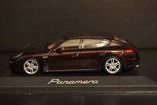 Porsche Panamera (970) 2013 Minichamps Dealer Edition in scale 1/43 