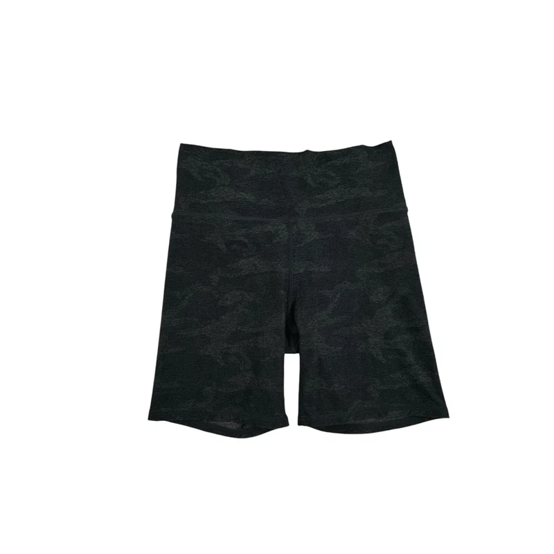 vuori elevation shorty 6” inseam gray camo shorts