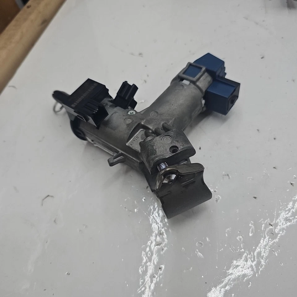 2011-2019 Ford Fiesta Ignition Switch Assembly with Key Genuine OEM - Image 2 of 4