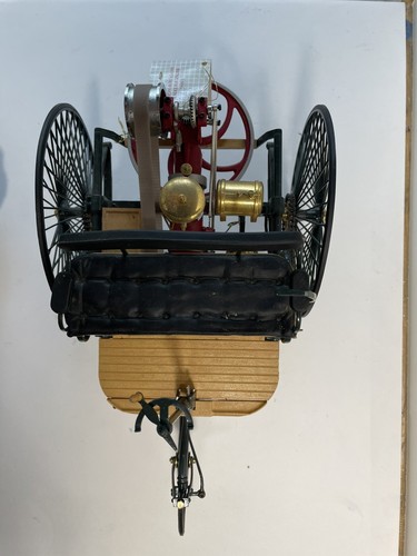 Franklin Mint 1886 Mercedes Benz Patent Motorwagon 1/8" - Picture 2 of 4