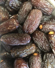 11LB. MEDJOOL DATES-JUMBO..   CALIFORNIA FRESH DATES. FREE FAST SHIPPING.