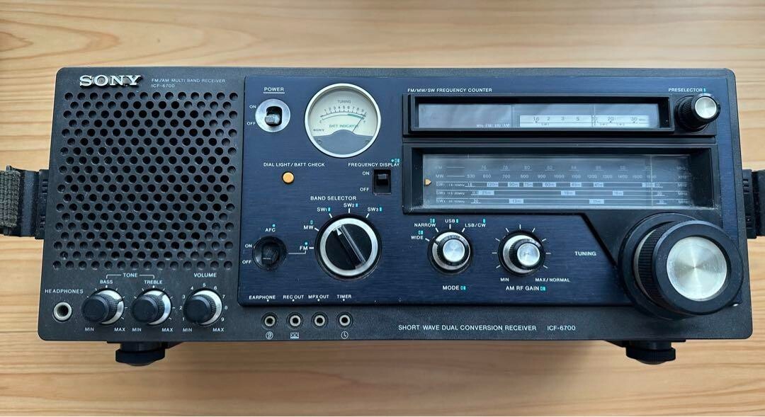 SONY FM/AM MULTI BAND RECEIVER ICF-6700