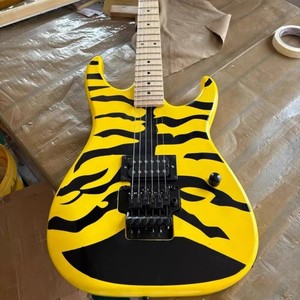 6 Strings Yellow 22 Frets Electric Guitar Maple Fretboard Black Hardwares