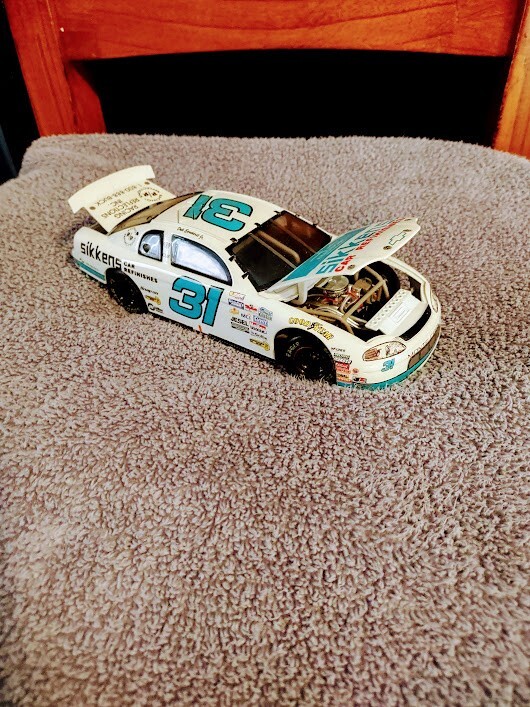 THIS IS A DALE EARNHARDT JR 1997 WHITE SIKKENS CAR