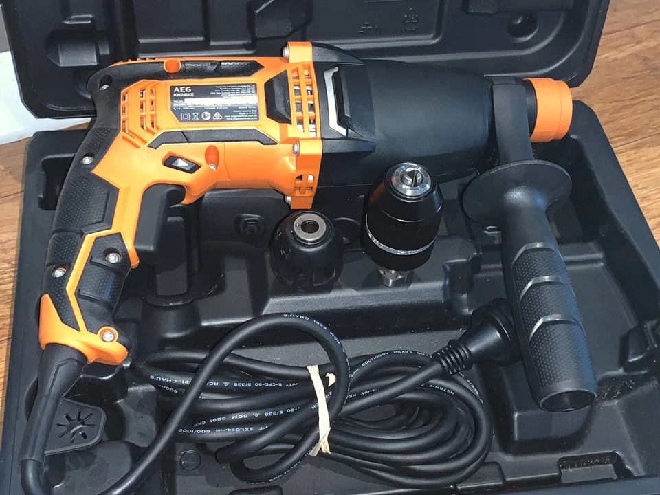 AEG (KH24IXE) 800W SDS+ HEAVY DUTY ROTARY HAMMER DRILL IN HARD CASE ! - Image 3 of 4