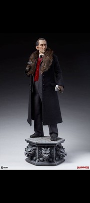 DRACULA - Van Helsing Peter Cushing Premium Format Figur 1/4 Statue Sideshow