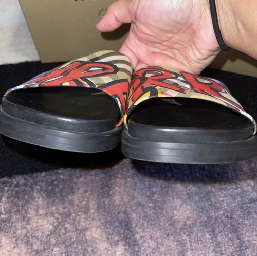 π¨ 39 Burberry Vintage Check Ashmore Print Graffiti Slides Sandals - Picture 3 of 10