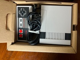Nintendo Mini Nes Classic Edition NEAR MINT