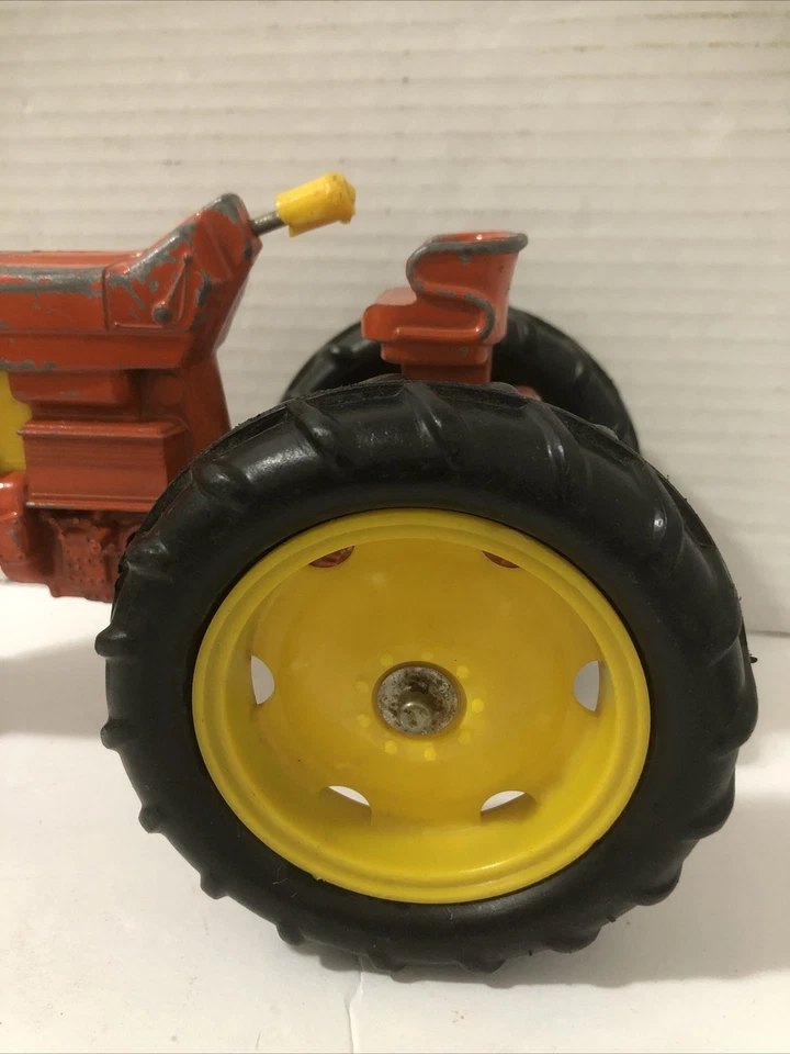 Brinquedo agrícola trator internacional vintage fundido HUBLEY 1970’S 1/16 - Imagem 2 de 4