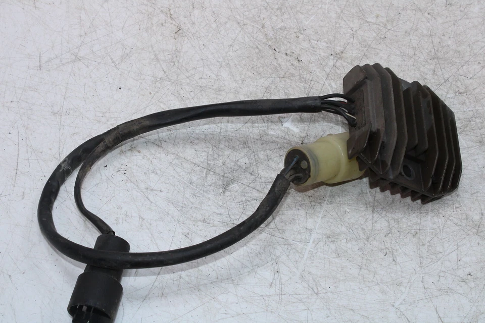 Регулятор напряжения выпрямителя 00-02 Kawasaki Ninja Zx6r Zx600j 21066-1125 - Изображение 2 из 4