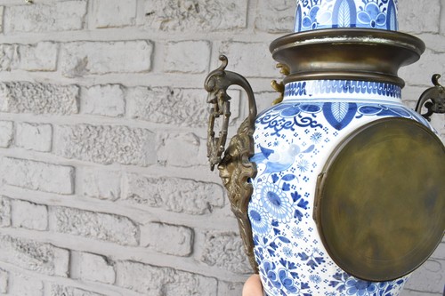 Antique blue white delft pottery clock Lion dragon handle - Picture 9 of 11