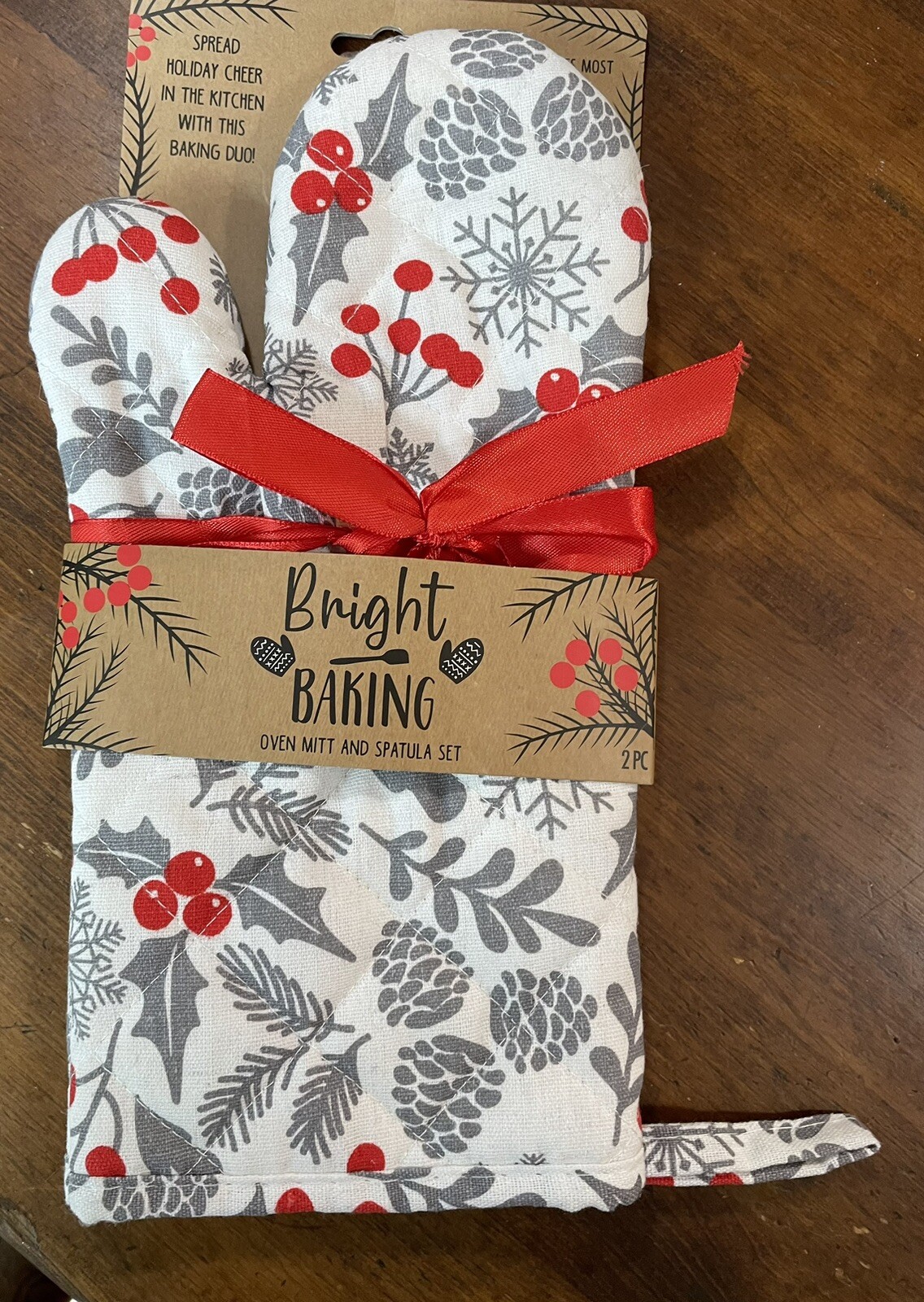 Evriholder Bright Baking Oven Mitt Quited White Gray Red Holiday Print
