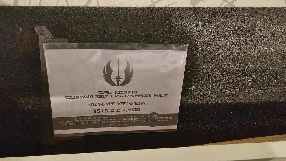 Sabre laser disney cal kestis édition limitée à 7500 exemplaires - Photo 2/2
