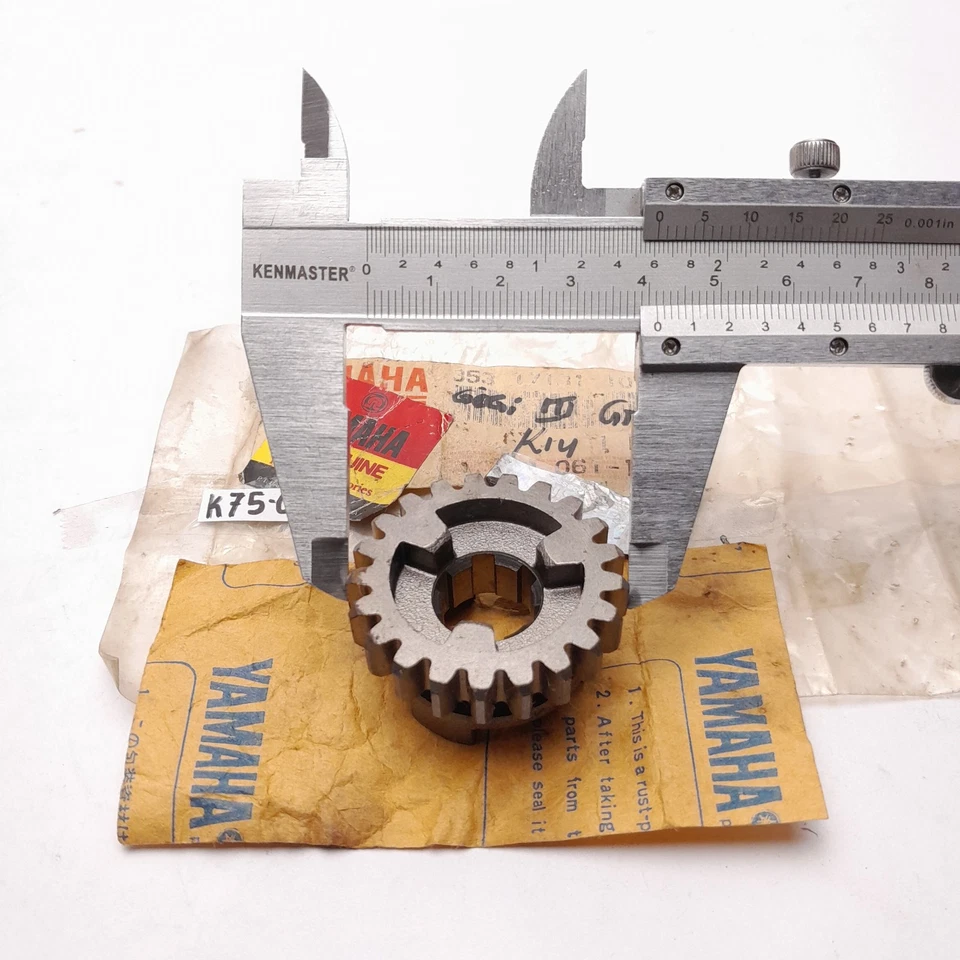 Yamaha GTMX RD60 TY80 GT80 YZ80 DT80 YSR 3er Piñón Engranaje Nuevo de Lote Antiguo Foto 4 de 4