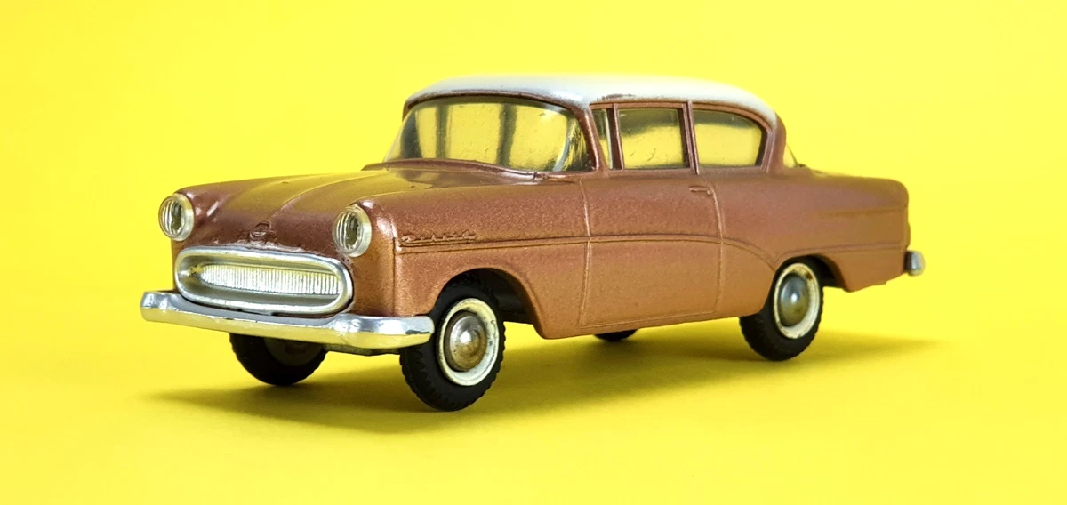 MINIATURE VOITURE AUTO 1 : 43 Opel Rekord Coupe MINICHAMPS diecast