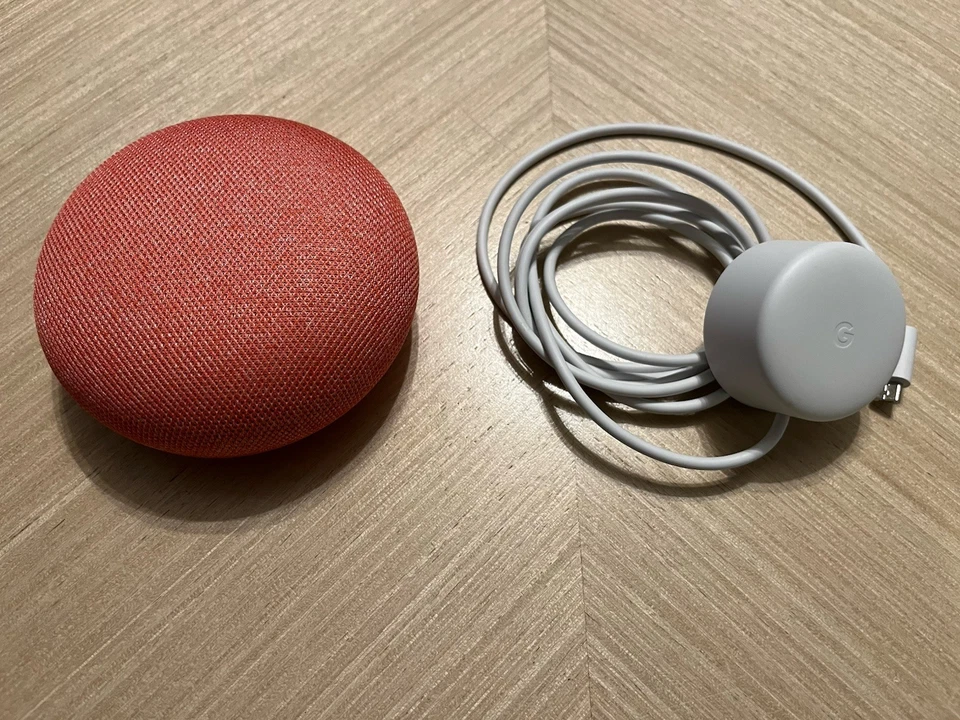 Google Home Mini Smart Speaker H0A 1. Generation mit Netzteilkabel Koralle