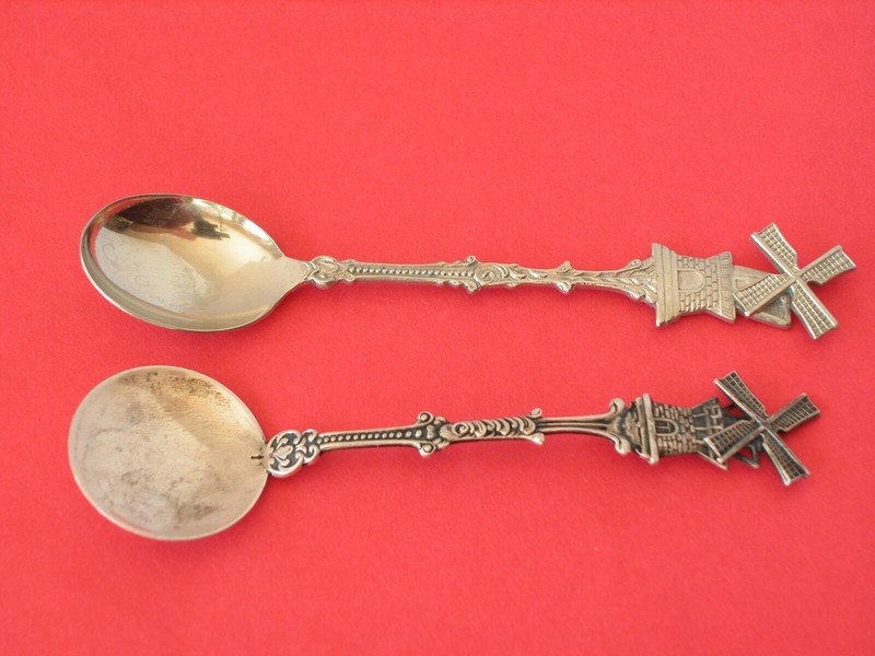 2 vintage Silver-Plated Collectible souvenir Windmill Spoon Made in Holland