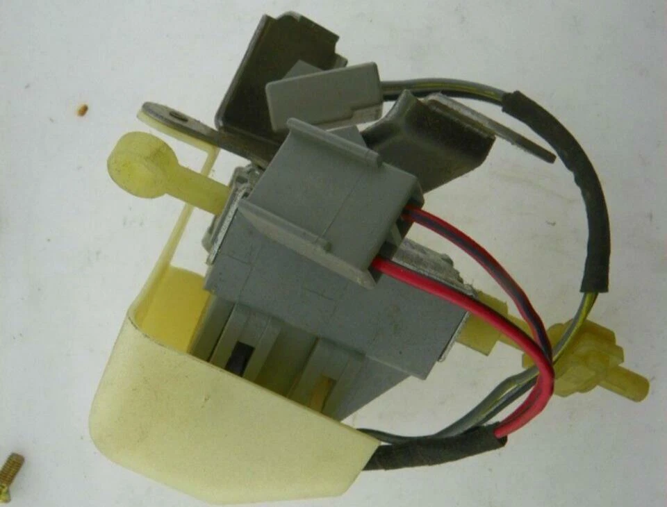 Interruptor de arranque de embrague Motorcraft SW-2108 / E7SZ-11A152-A (manual Ford/Mercury Foto 2 de 4