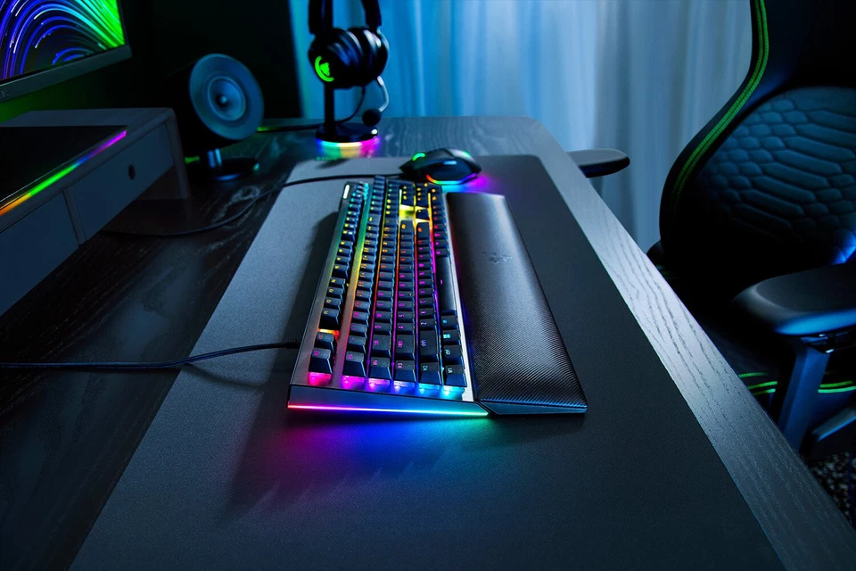 Razer BlackWidow V4 Gaming Keyboard 6 Macro Keys Green Switches RGB DE - Bild 4 von 4
