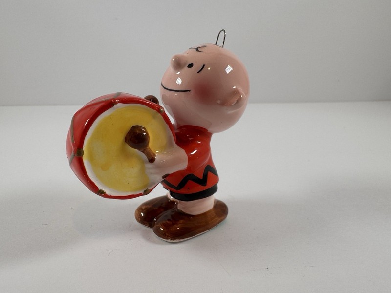 Vintage PEANUTS Charlie Brown drum ceramic Christmas ornament Japan 1950
