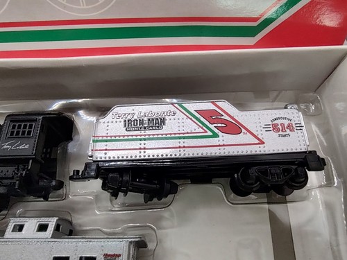 Terry Labonte #5 Kellogg's Iron Man Revell Collection 7 PC HO Train Set 1996 - Picture 3 of 7