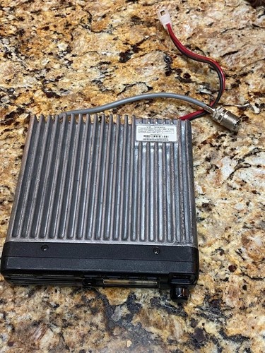 Vertex VX3000V Two Way Radio VHF 146-174 Mhz 50 Watt 48 Ch - Picture 2 of 3
