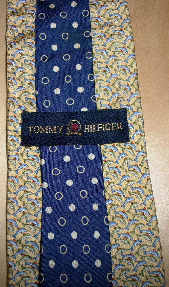 Tommy Hilfiger Yellow Dolphins Men's Silk Neck Tie 58" Long x 3.6" Wide (D372) - Image 4 of 4