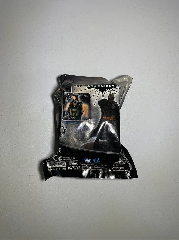 El paquete de láminas The Dark Knight Rises contiene 1 pieza de juego en miniatura coleccionable Foto 2 de 4