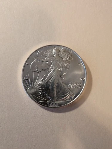 1988 SILVER EAGLE  DOLLAR COIN UNCIRCULATED