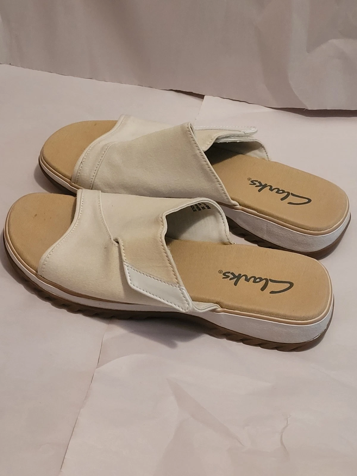Sandali Clarks donna 7M punta aperta slide ballerine comodi 35100 tessuto beige slip on