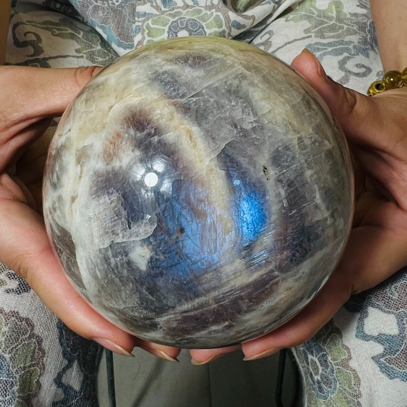 3.85LB Natural Moonstone Ball Quartz Crystal Polishing Ball Healing Decoration