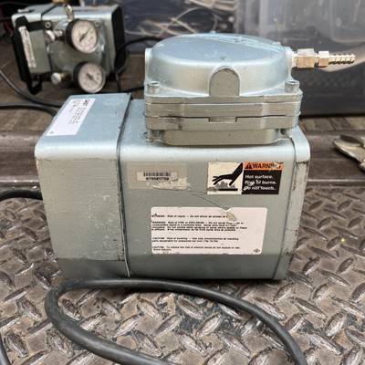 GAST DOA-V723-AA  Compressor Vacuum Pump  60 Hz  115V - Working