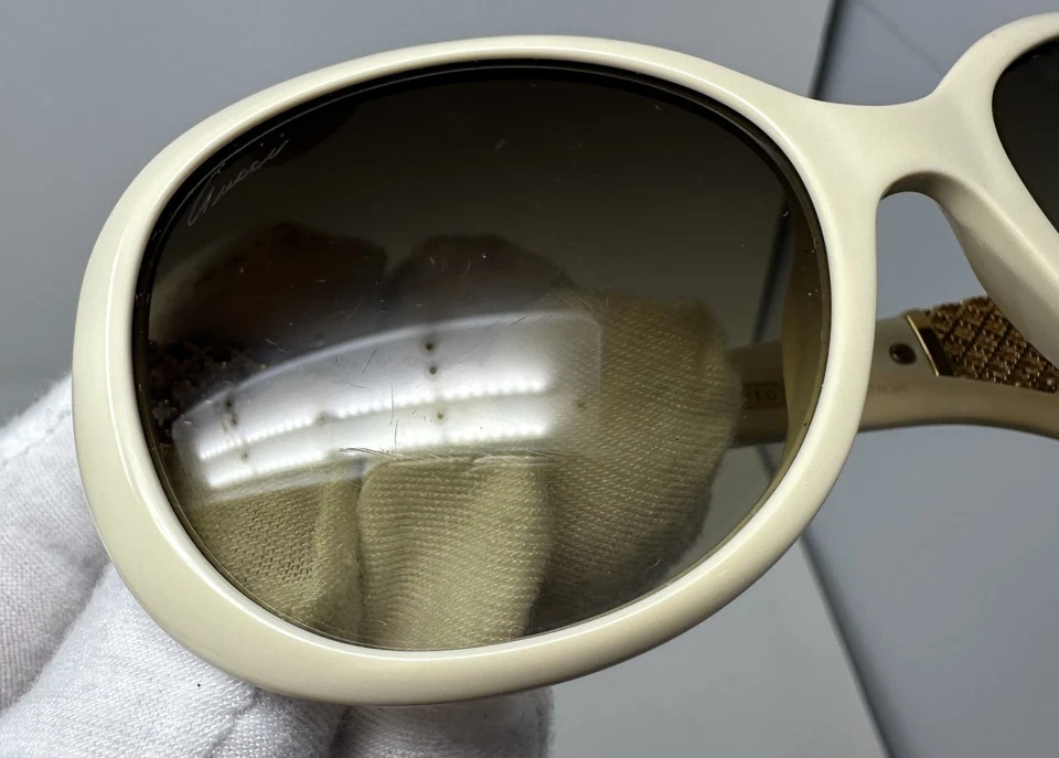 Gucci GG3693/S 3IZJD Ivory Gold Plated Ladies Sunglasses (LP9023113) - Image 4 of 4