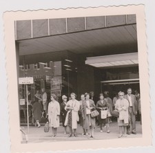 old photo 🎞️ street copenhagen 1955 udsalg elegant women