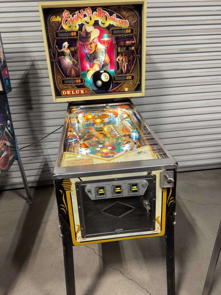 ★レトロ★AMERICAN PINBALL Eight Ball Deluxe Pinball Machine Bally 1981 Orange County