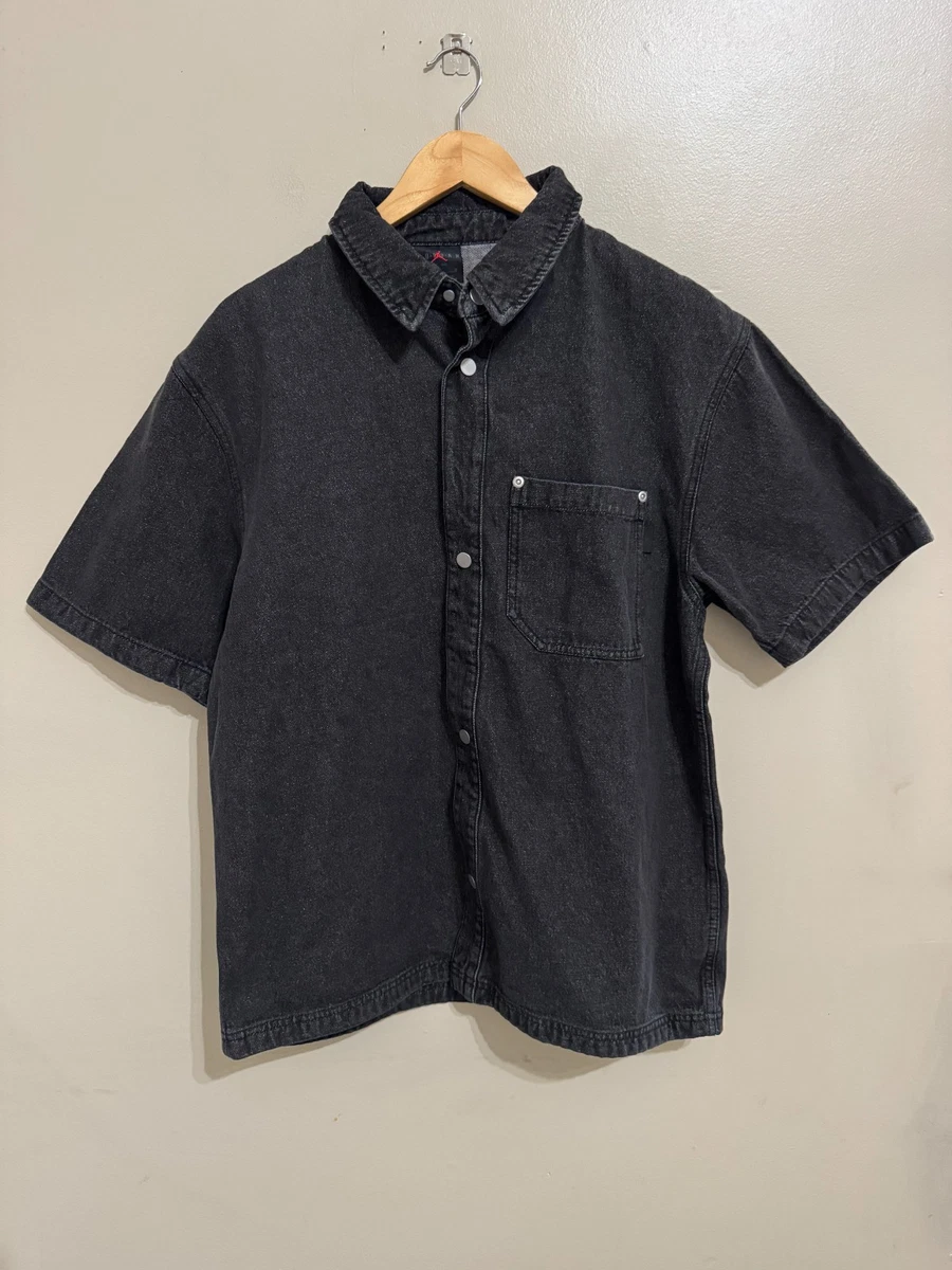 Preços baixos em Jordan Classic, casual, com Botões Camisas para
