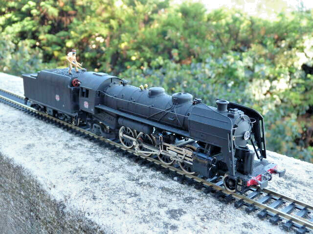 Modèle rédut de la locomotve 141 R