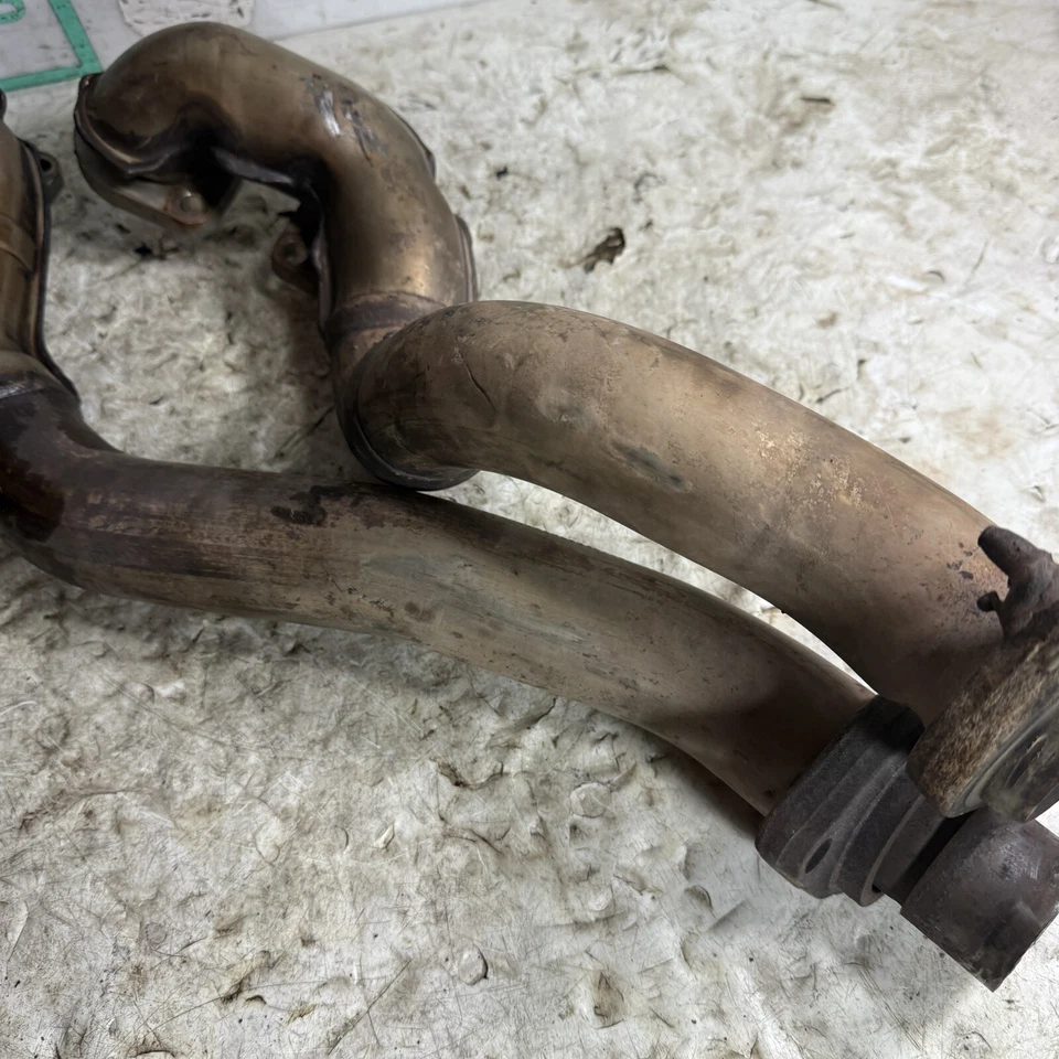 宝马 M60 V8 发动机左侧排气头歧管 E34 M60B40 540i — 第 4/4 张图片