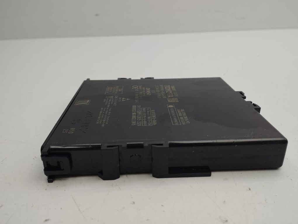 Toyota RAV 4 (XA50) Keyless Control Module Unit 8999042310 