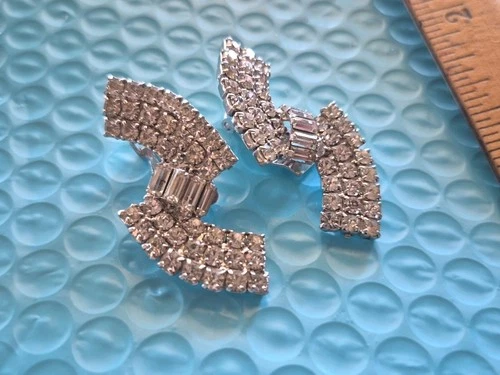 Vintage art deco EARRINGS crystal Rhinestone clip style fashion costume jewelry
