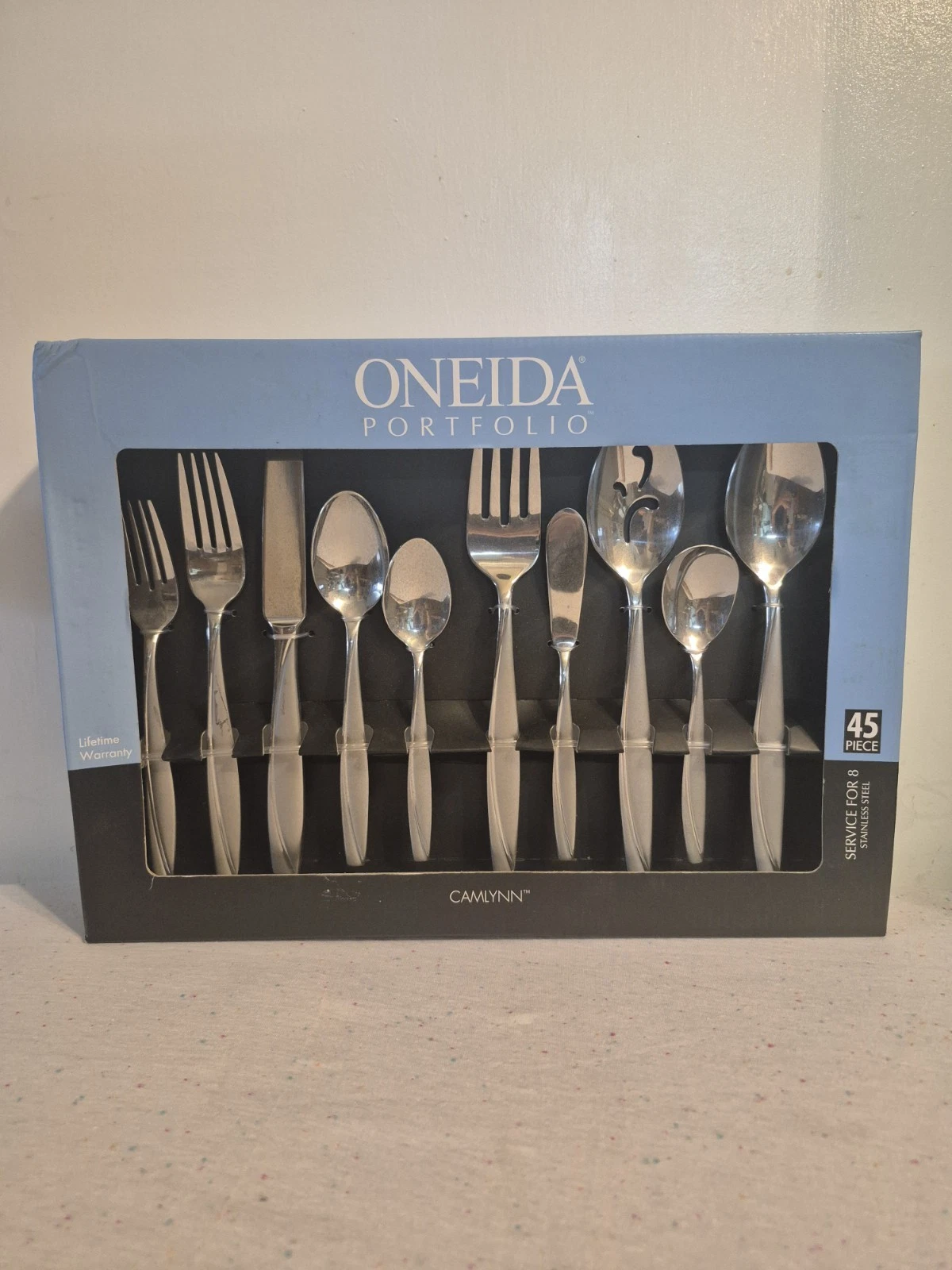 Oneida portfolio 45 piece stainless steel flatware (Camlynn)