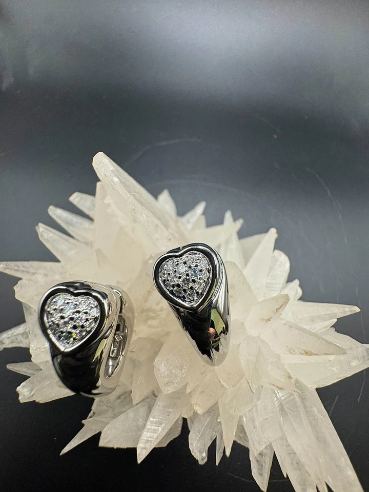 Original Piaget Ohrringe in 18 Karat (750) mit Brillanten, Herzförmig & robust - Bild 2 von 4