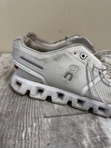 Size 8.5 - On Cloud 5 - Undyed-White / White - Womens - 59.98373 - Pre Owned - Picture 3 of 8