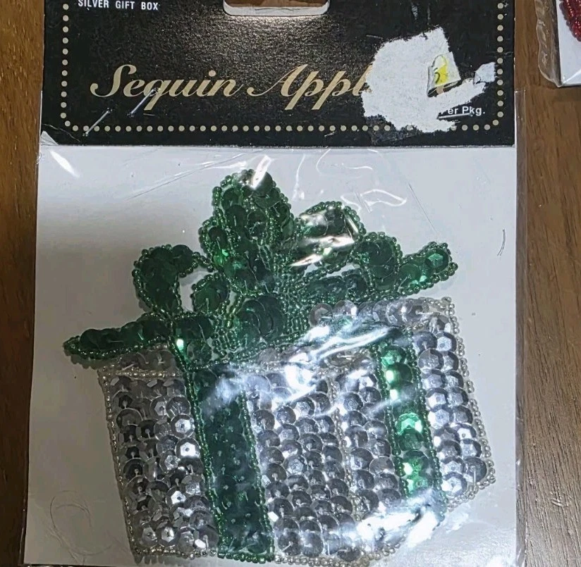 3 APLIQUES DE NAVIDAD VINTAGE DE LENTEJUELAS Y CUENTAS WANG'S NUEVOS.  Foto 3 de 4