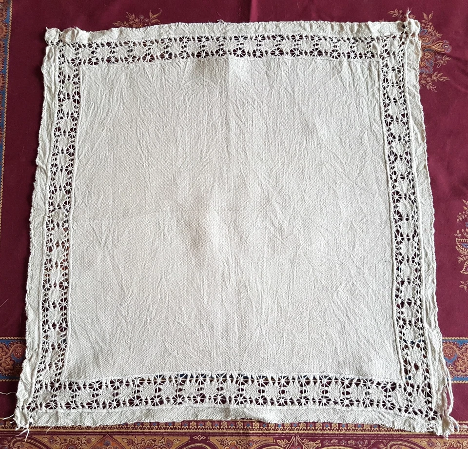 BRODERIE - pièce de toile de lin brodée - 48 cm x 48 cm - Photo 2/3