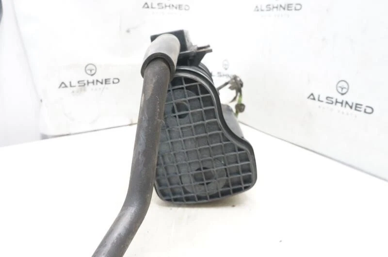 Mazda 3 2016 evaporador de vapor de combustible emisión bote EVAP PE5J-13-96ZA OEM Foto 4 de 4
