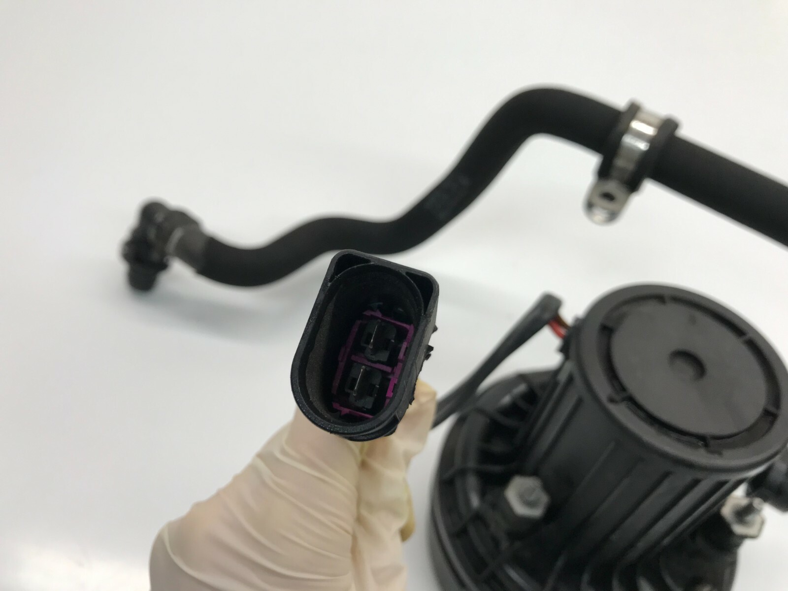 LAMBORGHINI GALLARDO LP560 570 SECONDARY AIR SYSTEM PUMP W/ HOSE OEM 400906601