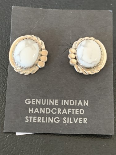 Navajo Sterling Silver White Howlite Oval Earrings 0.5" 13374 - Picture 10 of 12