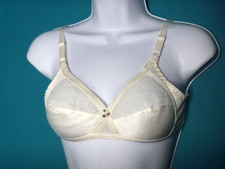 NOS Vtg 70s Fine Form Brassiere Co Padded Lacy Bra Sz 34 A Style 6508