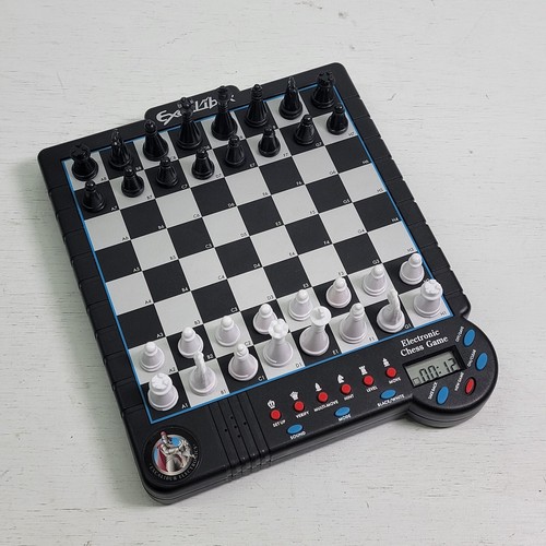Pavilion Excalibur Deluxe Electronic Chess Game Magnetic Set Teach Mode 73 Level - Picture 2 of 13